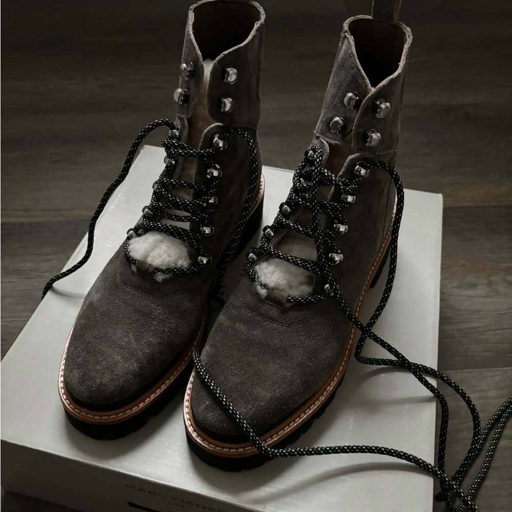 Marc Fisher Izzie Genuine Leather/Shearling Lace Up Lug Sole Boot. New NWOT